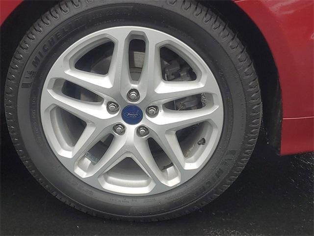 2016 ford fusion se