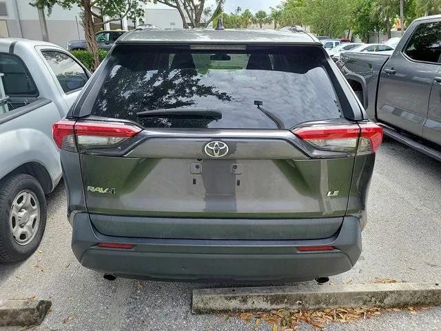 2020 toyota rav4 le