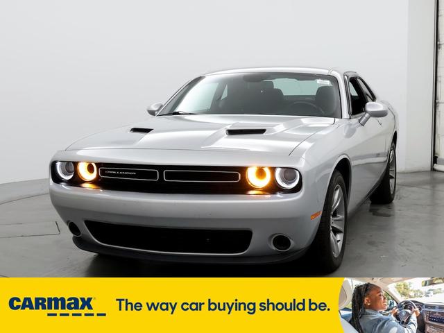 2019 dodge challenger sxt