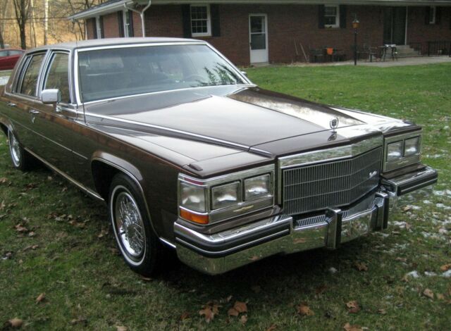 1 owner, 42600 actual miles! cadillac , still looks new all over always covered