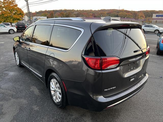 2018 chrysler pacifica touring