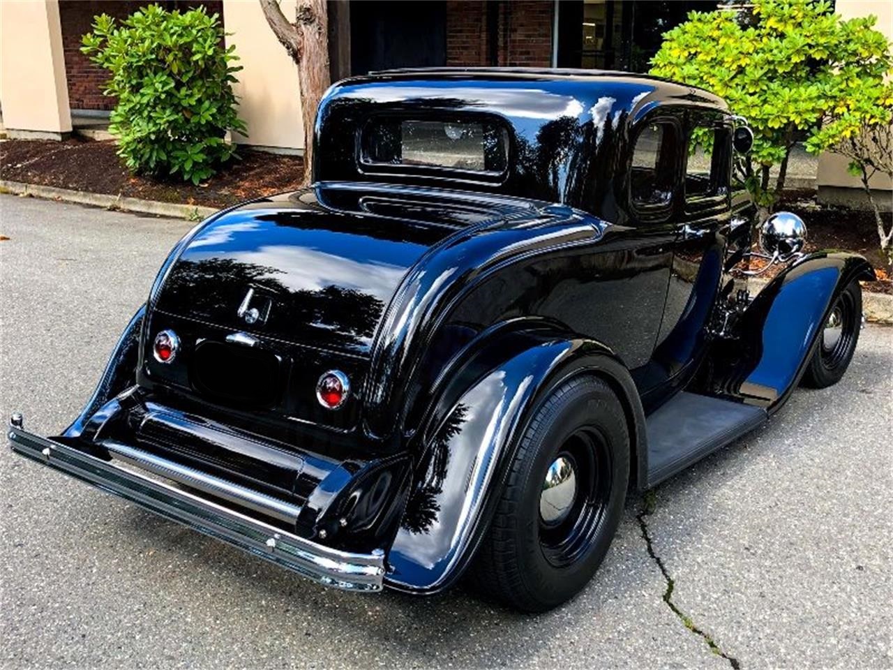 1932 ford 5-window coupe