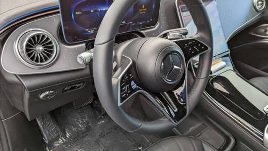 2023 Mercedes-Benz EQS SUV