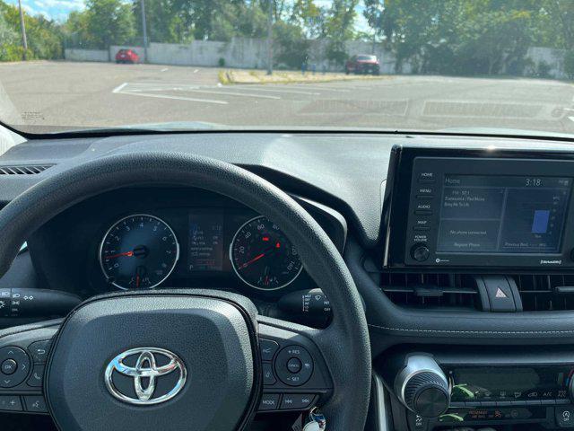 2021 toyota rav4 le