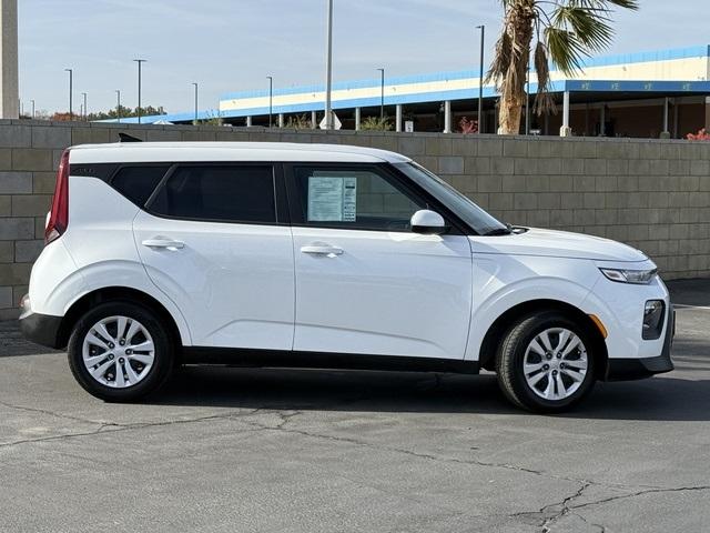 2022 kia soul lx
