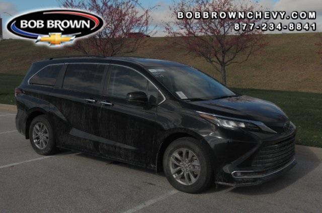 2022 toyota sienna xle