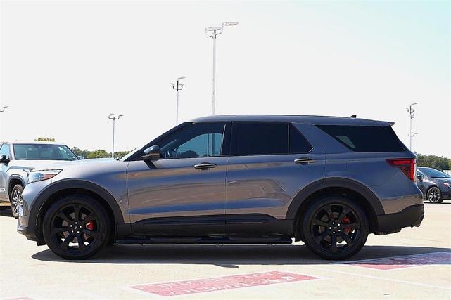 2022 ford explorer st