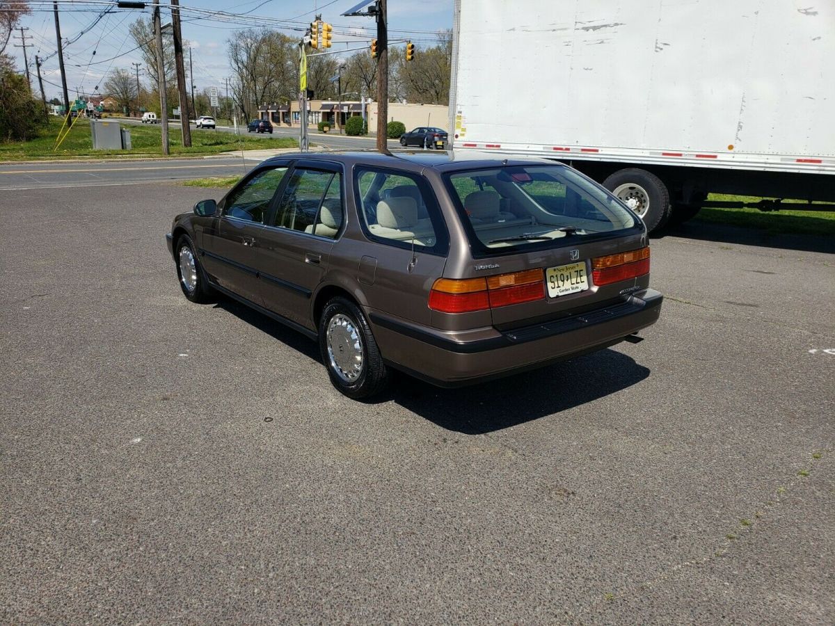 1991 honda accord wagon!!!!. super rare!!! with only 38,000 miles.perfect car f