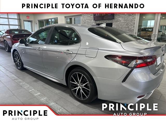 2024 toyota camry se