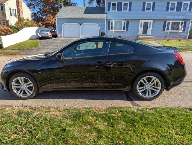 2010 infiniti g37 x