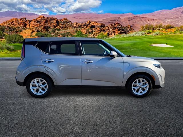 2023 kia soul s
