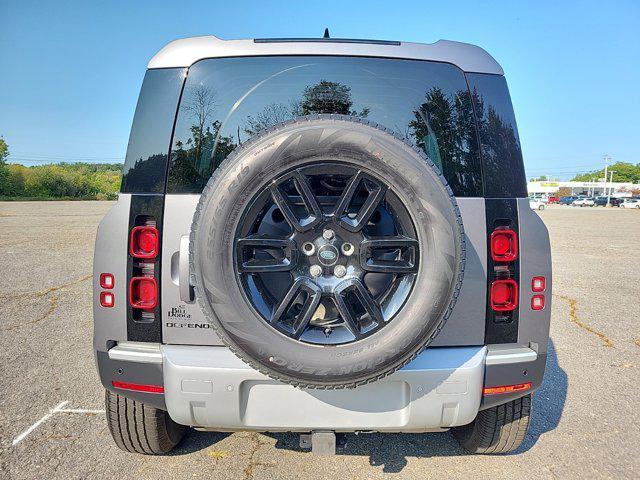 2024 land rover defender 110 p300