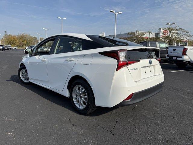 2022 toyota prius le