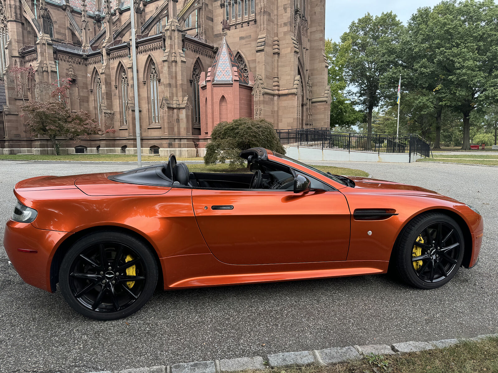 2011 aston martin v8 vantage s