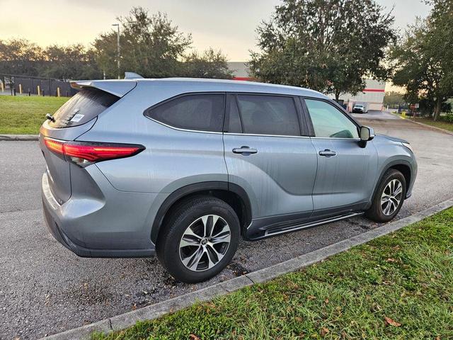 2022 toyota highlander xle