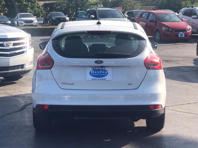 2016 ford focus se