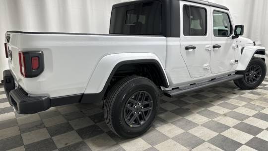 2024 Jeep Gladiator