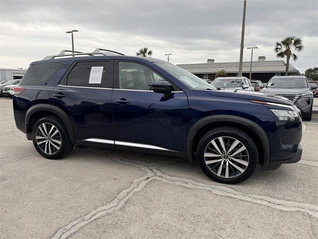 2022 nissan pathfinder platinum