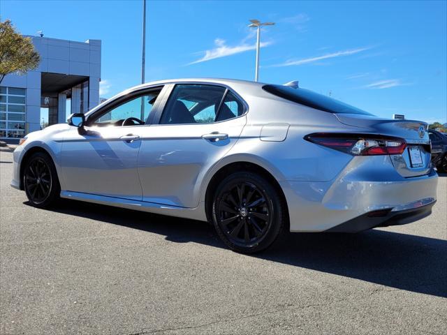 2022 toyota camry le