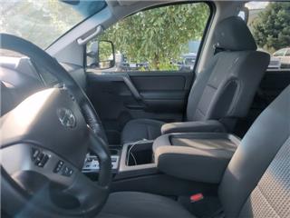 2013 Nissan Titan sv