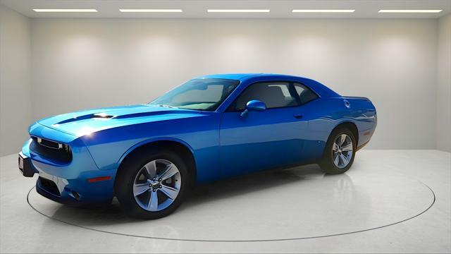 2023 dodge challenger sxt