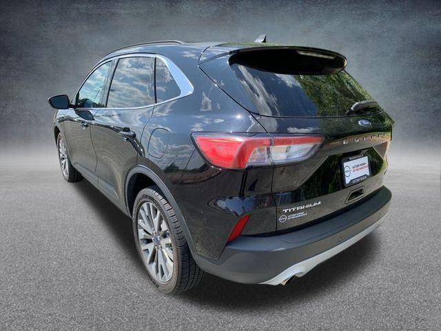 2022 ford escape titanium