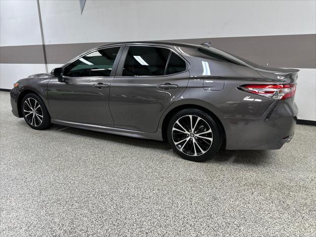 2019 toyota camry se