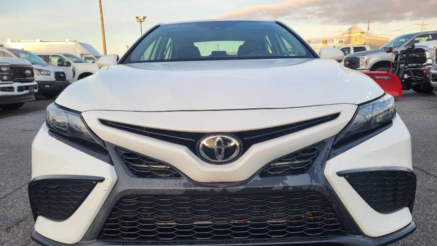 2021 toyota camry se