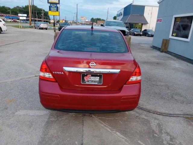 2010 nissan versa 1.8 s