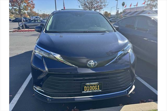 2022 toyota sienna xle 8 passenger