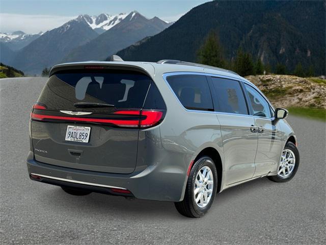 2022 chrysler pacifica touring l
