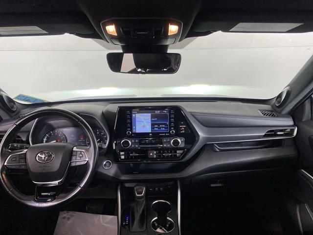 2021 toyota highlander xse