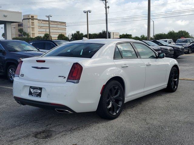 2023 chrysler 300 s