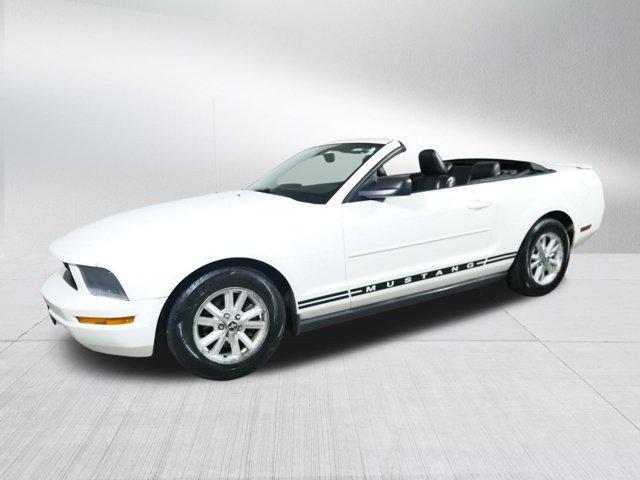2007 ford mustang deluxe