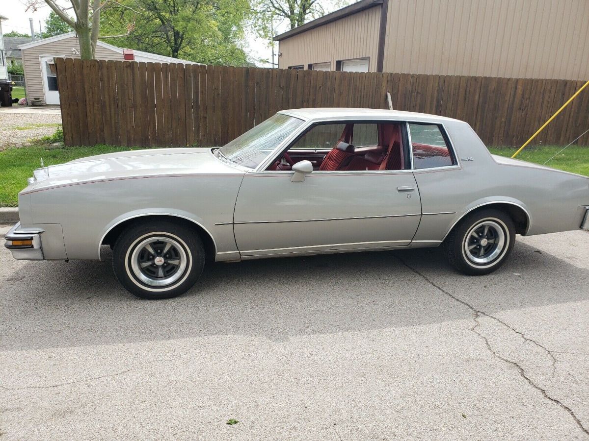 1978 pontiac grand prix sedan grey rwd automatic j