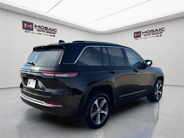 2022 jeep grand cherokee 4xe base