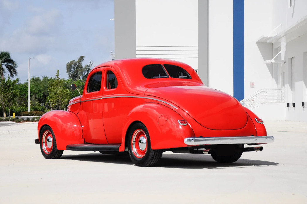 ford deluxe coupe