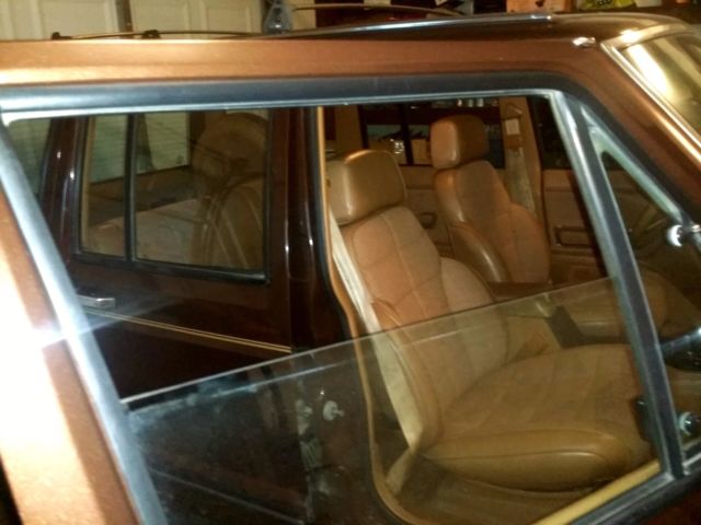 classic original 67,000 miles, very clean, 4x4, cold ac!