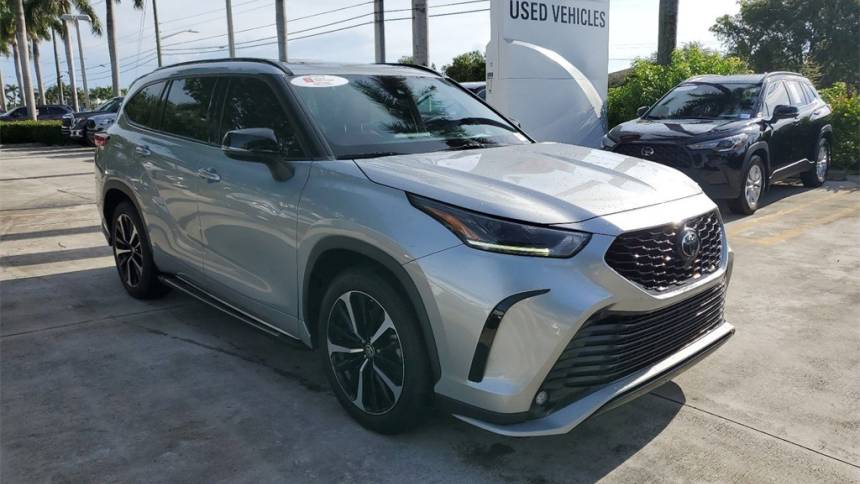 2021 toyota highlander xse
