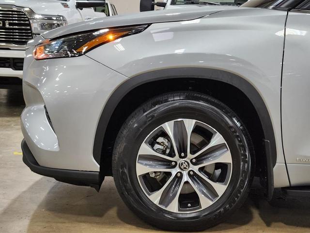 2022 toyota highlander hybrid xle
