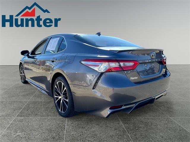 2020 toyota camry se