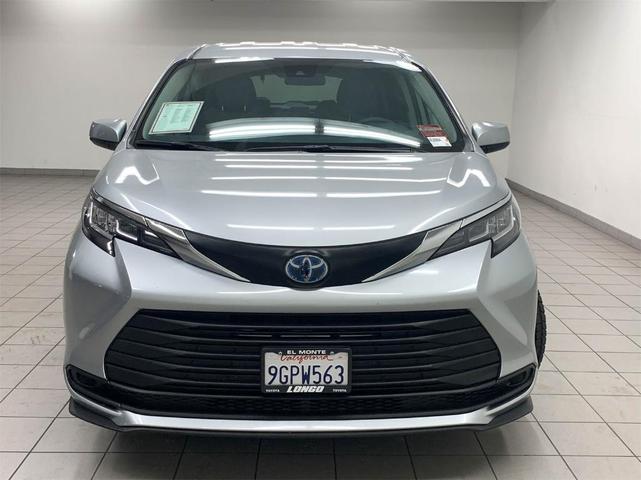 2023 toyota sienna le