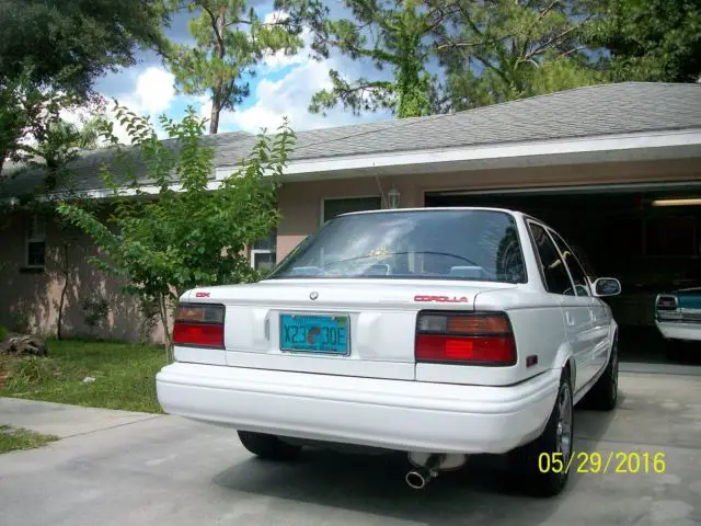 mint 1990 toyota corolla dx