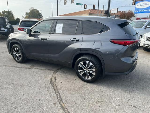 2021 toyota highlander xle