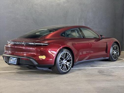 2022 porsche taycan