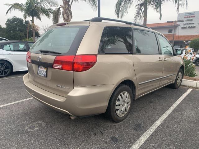 2004 toyota sienna ce