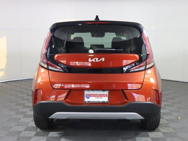 2023 kia soul lx