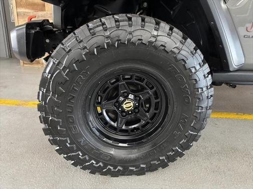 2021 jeep gladiator in south bend, indiana