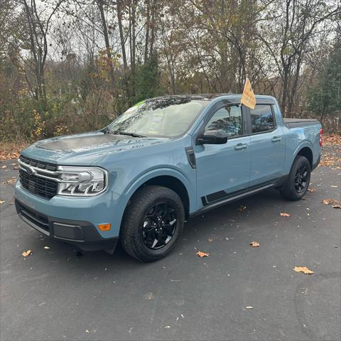 2022 ford maverick lariat