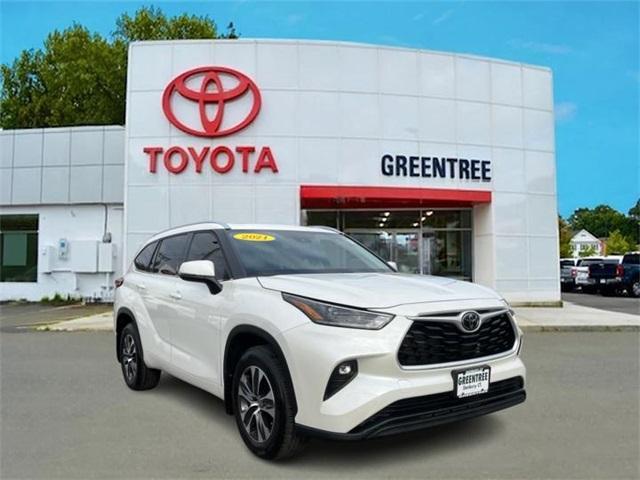 2021 toyota highlander xle